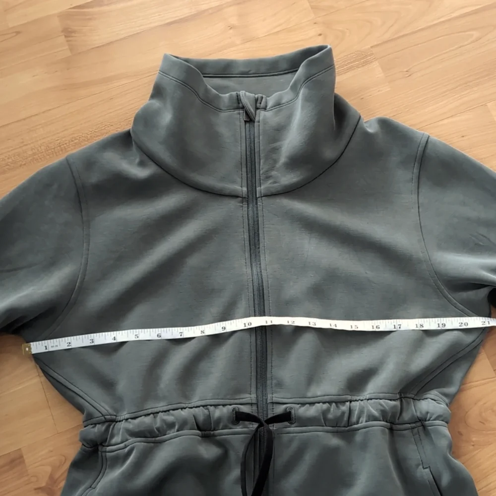 NWOT Lululemon Softstreme Cinch-Waist Jacket Smoked Spruce SKSR 6 8